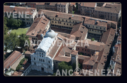 Veduta aerea del complesso monumentale del Convento di San Zaccaria